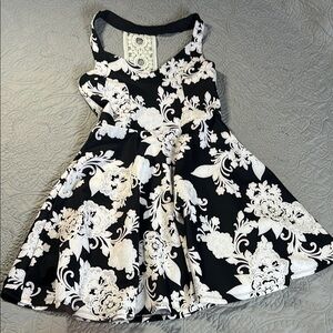 Floral Black and White Sleeveless Dress